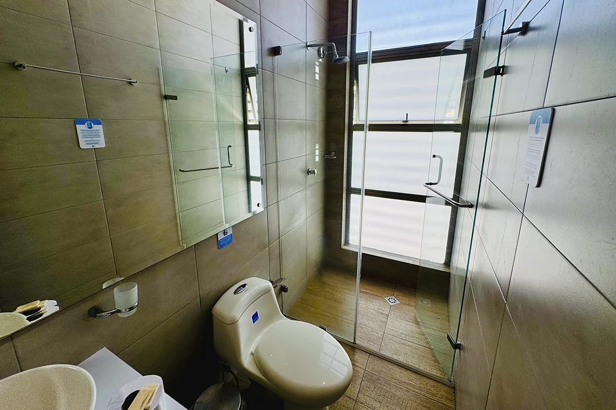 baño privado habitacion 205 laguna sala